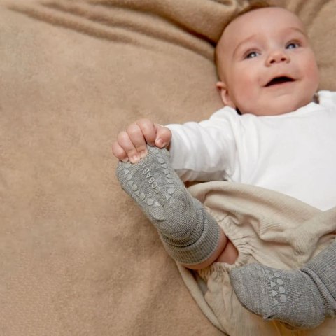 GoBabyGo antypoślizgowe skarpetki do nauki chodzenia BAMBOO Grey Melange 0 m+