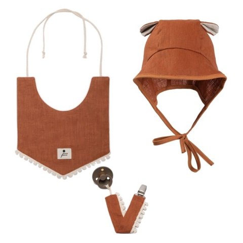 Hi Little One śliniak wiązany BOHO LEO Cognac Pom Pom