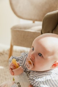 BIBS BUTELKA SZKLANA ze smoczkiem antykolkowym z kauczuku naturalnego poj 120 ml BLUSH