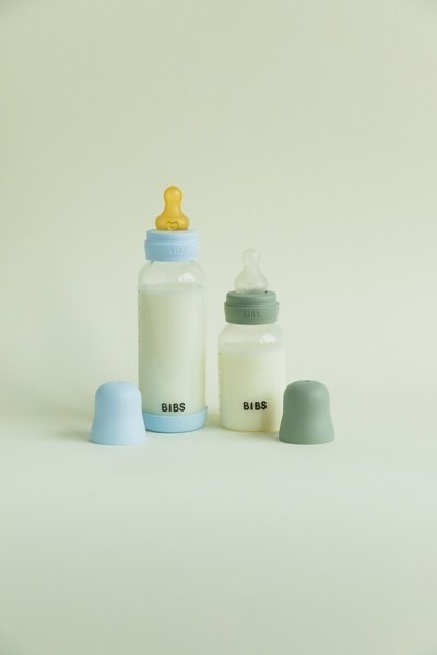 BIBS BUTELKA SZKLANA ze smoczkiem antykolkowym z silikonu medycznego, pojemność 120 ml, SAGE