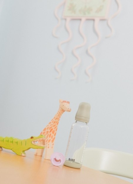 BIBS BUTELKA SZKLANA ze smoczkiem antykolkowym z silikonu medycznego poj 240 ml BABY BLUE