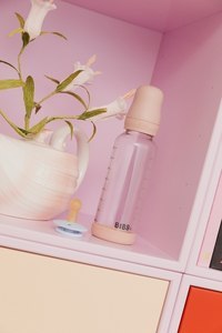 BIBS BUTELKA SZKLANA ze smoczkiem antykolkowym z silikonu medycznego poj. 240 ml BLUSH