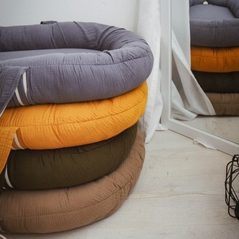 Hi Little One kokon gniazdko dla Noworodka z organicznego oddychającego BIO muślinu Iron